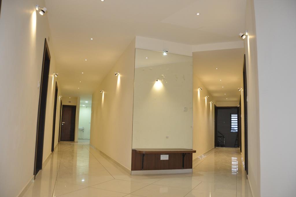 Shivdhara Hotel & Residence Rajkot Room photo