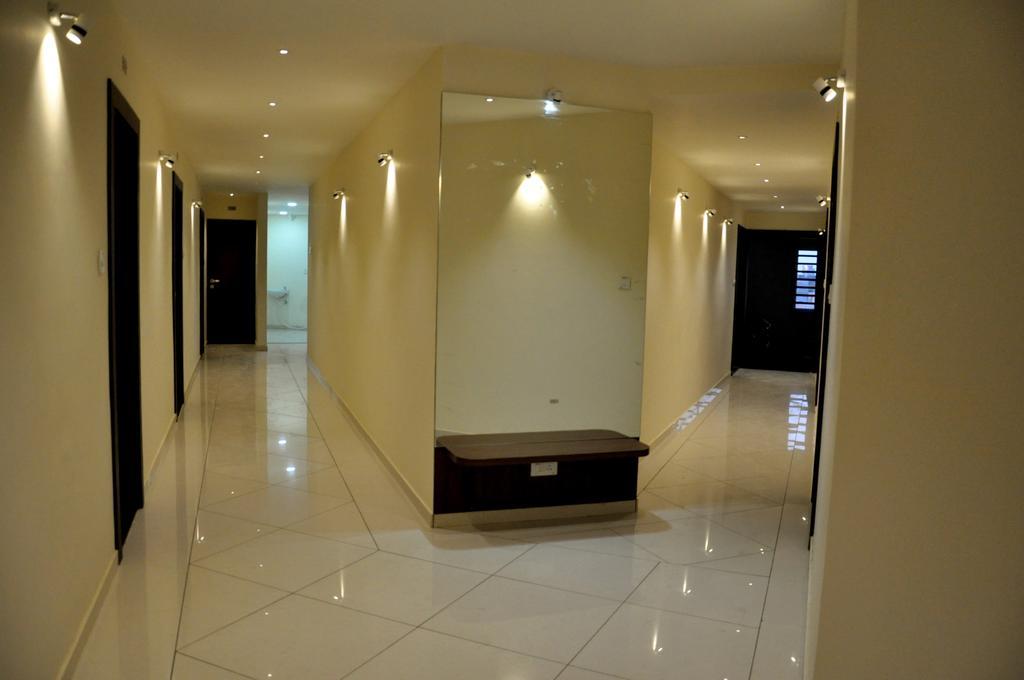 Shivdhara Hotel & Residence Rajkot Room photo