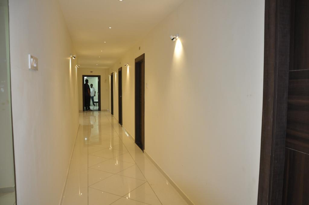 Shivdhara Hotel & Residence Rajkot Room photo